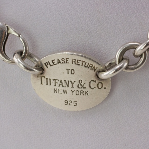 Tiffany's "Please Return to Tiffany's" Oval Neckla - Picture 4 of 4